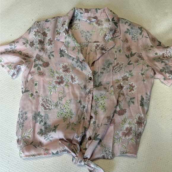 Floral button down - Picture 1 of 3